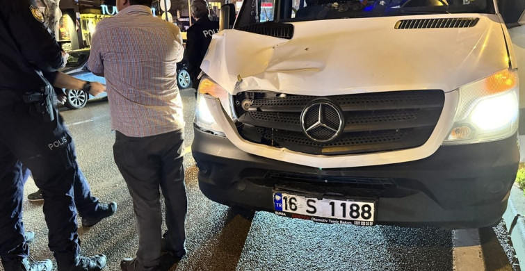 Bursa'da Servis Minibüsü Yayaya Çarptı: 1 Yaralı