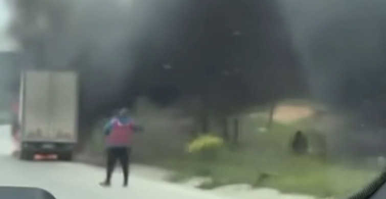 Bursa'da Seyir Halindeki Kamyon Yandı