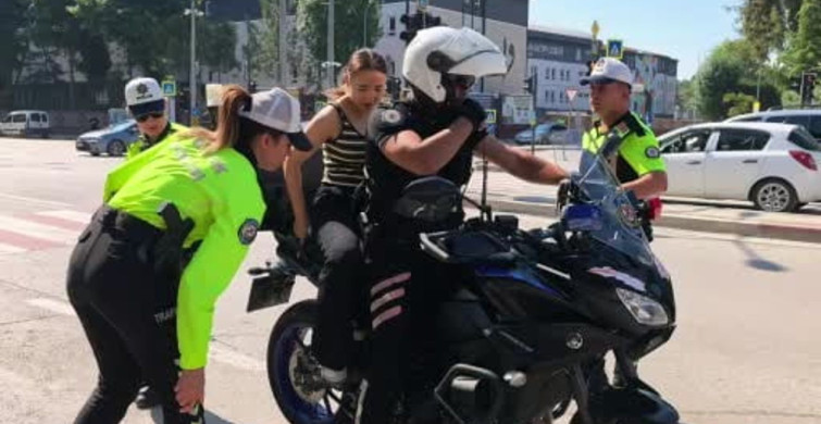 Bursa'da sınava 1 dakika kala polis öğrenciyi yetiştirdi