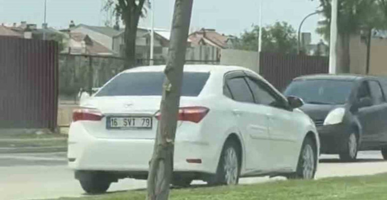 Bursa'da Ters Yönde Giden Araç Trafiği Kilitledi