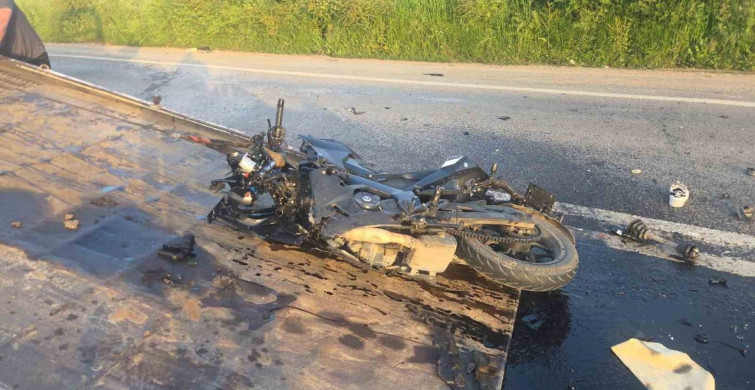 Bursa'da Trafik Kazası: Otomobil ve Motosiklet Çarpıştı