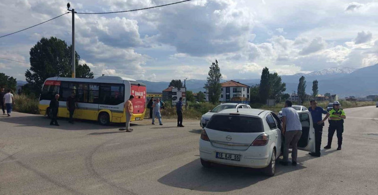 Bursa'da Trafik Kazası: Üç Yaralı