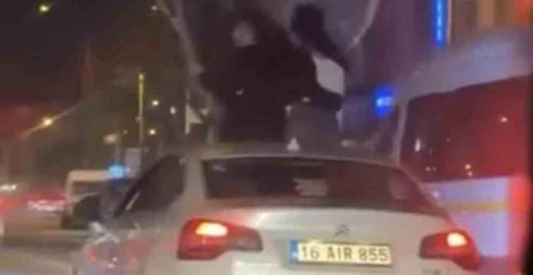 Bursa'da Trafikte Akılalmaz Olay: Sunroof'tan Oturanlara 25 Bin TL Ceza