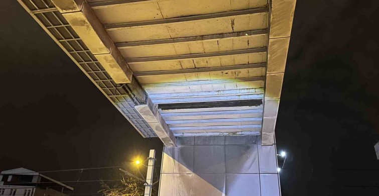 Bursa'da Üst Geçitten Düşen Demir Parçası Facianın Eşiğinden Döndü