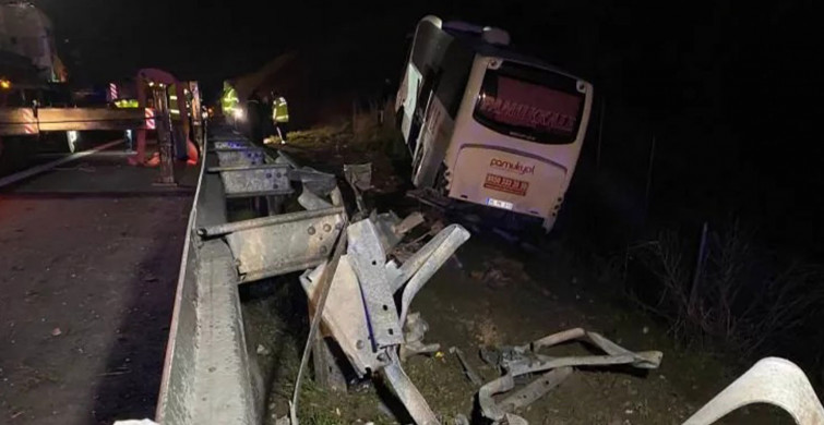 Bursa’da Yolcu Otobüsü Kaza Yaptı: 4 Kişi Yaralandı
