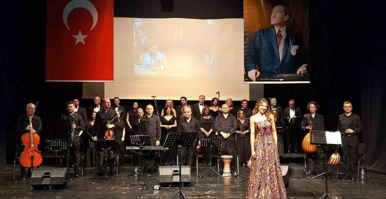 Bursa'da Zeki Müren Şarkıları Gecesi Coşkusu