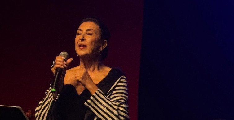 Bursa'da Zeki Müren'i Anma Gecesi Gerçekleşti