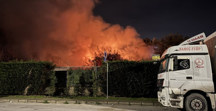 Bursa'daki Tekstil Fabrikasında Yangın Kontrol Altına Alındı