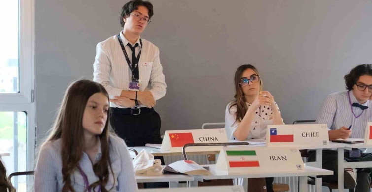 Bursa'nın genç diplomatları Şahinkaya MUN 2026 konferansında buluştu