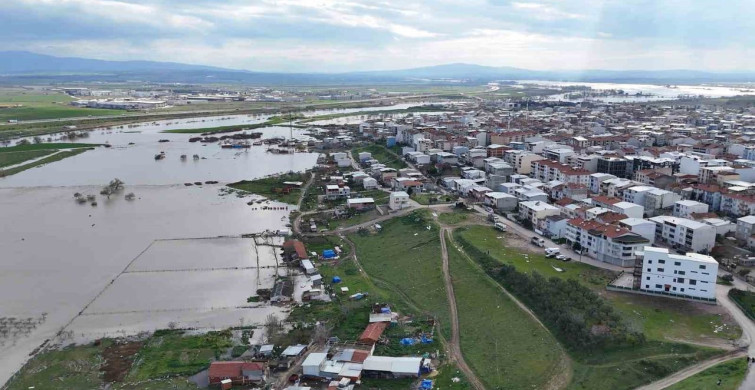 Bursa'nın Karacabey İlçesi'nde Sel Felaketi