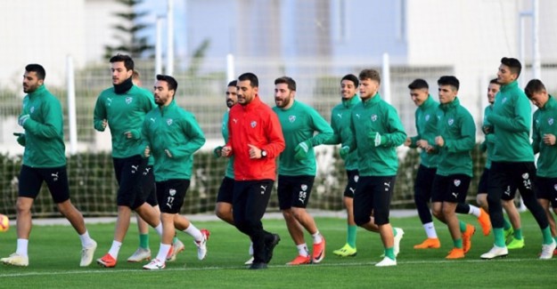 Bursaspor 4 Eksikle Çalıştı!