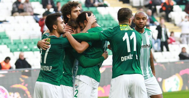 Bursaspor’da 2 İsim Kadro Dışı Bırakıldı!