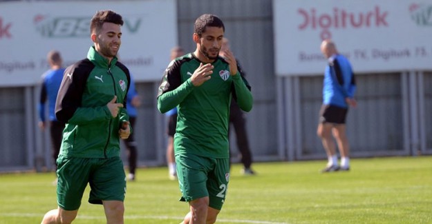 Bursaspor’da Flaş Ayrılık! 