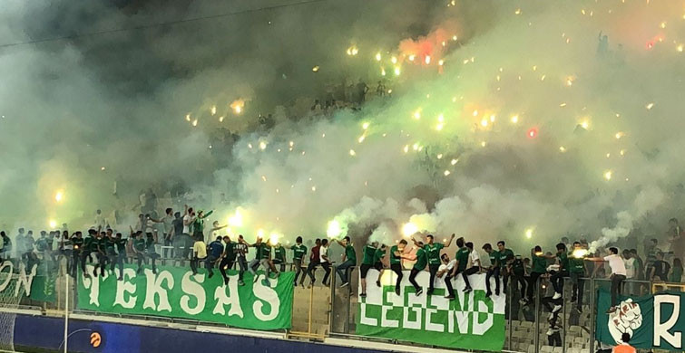 Bursasporlu Taraftarlar Yönetimin İstifasını Bekliyor!