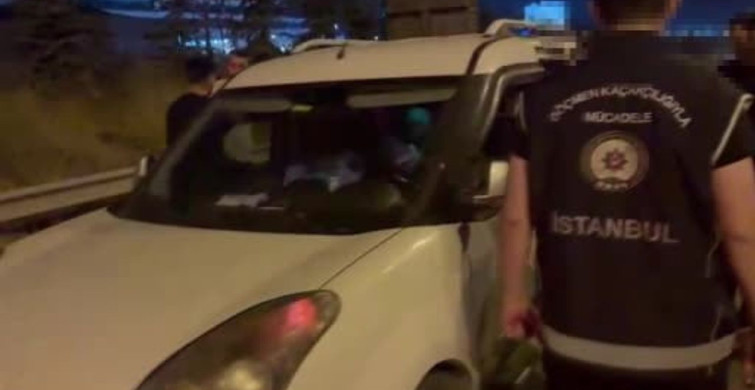 Büyükçekmece TEM Otoyolu'nda 10 düzensiz göçmen yakalandı