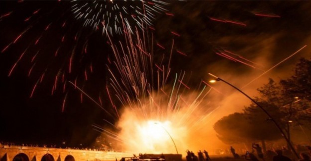 Büyükçekmece'deki Festivalde Havai Fişek Talihsizliği: 13 yaralı