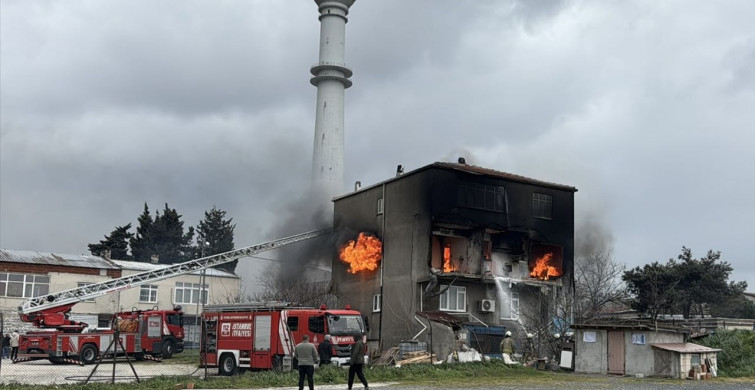 Büyükçekmece'deki Yangın Kontrol Altına Alındı