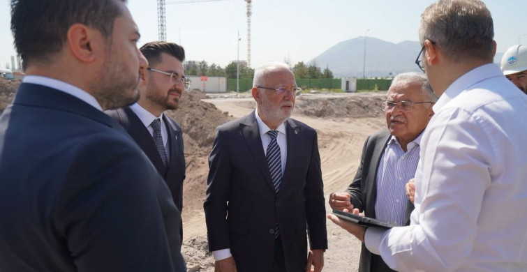 Büyükkılıç ve Elitaş, Kartal Katlı Kavşağı'ndaki çalışmaları yerinde inceledi
