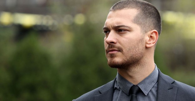 Çağatay Ulusoy Dünyaca Ünlü Yıldızlarla Birlikte Yeni Dizisini Tanıttı