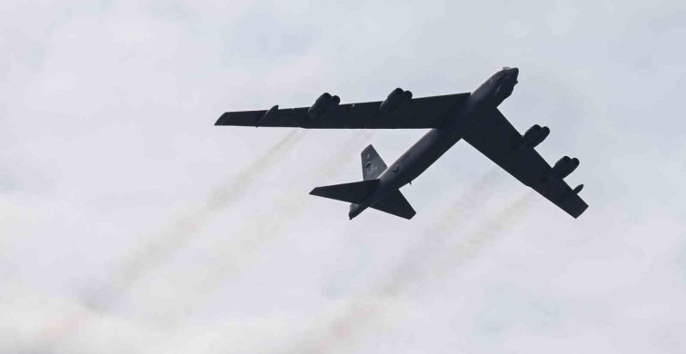 California'da b-52 bombardıman uçağı düştü