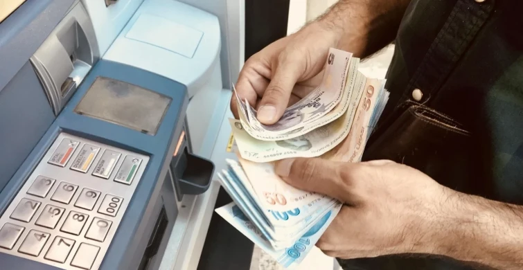 Çalışma hayatını etkileyecek iki yeni düzenleme meclise sunuldu! Asgari prim gün sayısı değişecek, kısa çalışma gerekçelerine bir yenisi eklenecek..