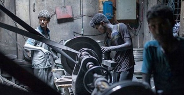 Çalışma İzni Olmayan Yabancıları Çalıştıranlara 8 Bin 821 Lira Ceza Kesilecek