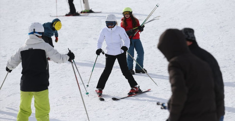 Çambaşı Kayak Merkezi'nde Hafta Sonu Yoğunluğu