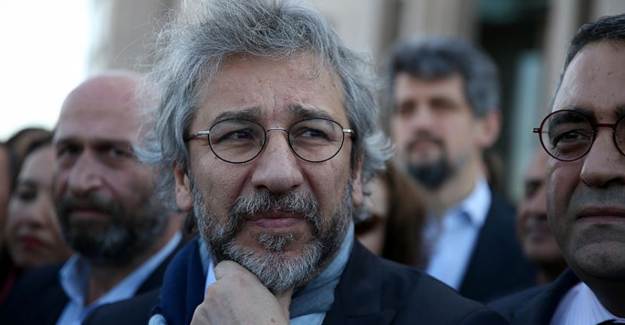 Can Dündar'a Ait Yayın Yapan Radyo ve İnternet Sitesi Kapatıldı