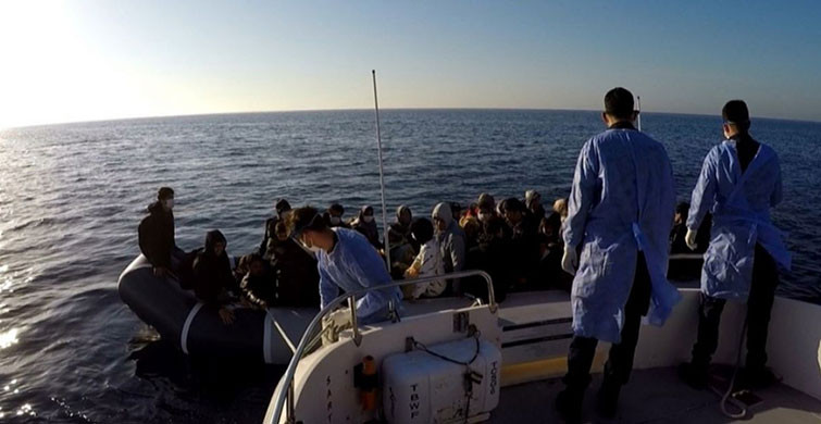 Çanakkale Açıklarında 53 Kaçak Göçmen Kurtarıldı