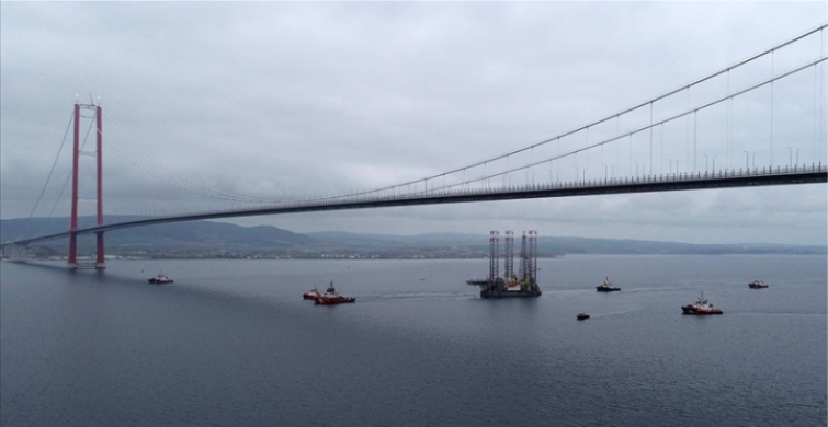 Çanakkale Boğazı'nda gemi trafiği çift yönlü askıya alındı