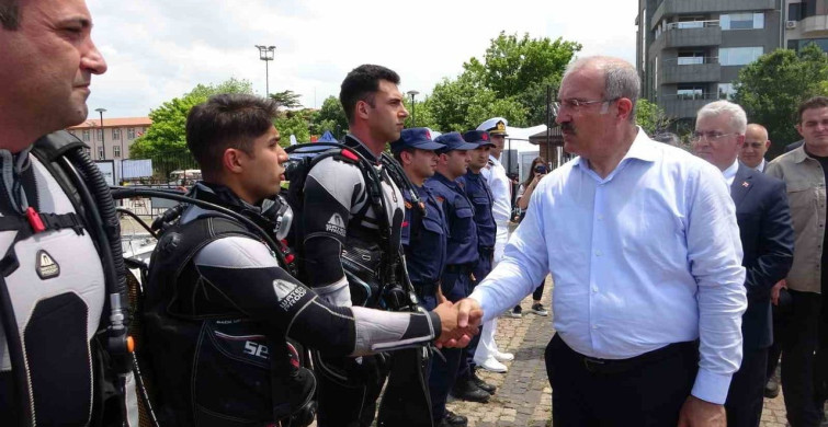 Çanakkale Yat Limanı'nda Temizlik Çalışmaları