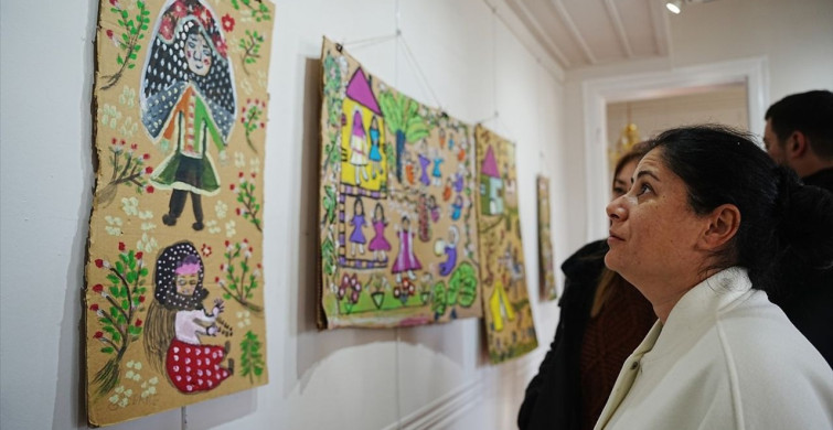 Çanakkale'de 73 Yaşındaki Sanatçının Sergisi Açıldı