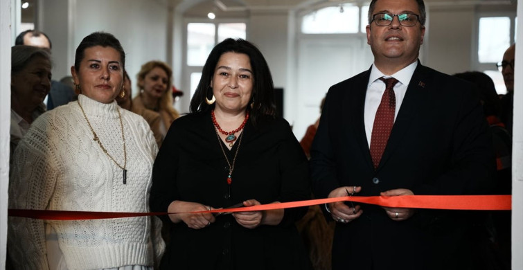 Çanakkale'de Anadolu Medeniyetleri Takı Sergisi Açıldı