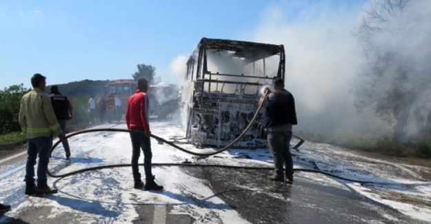 Çanakkale'de Anzak'ları Taşıyan Otobüs Yandı