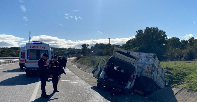 Çanakkale'de Araç Çarpışması: 5 Yaralı