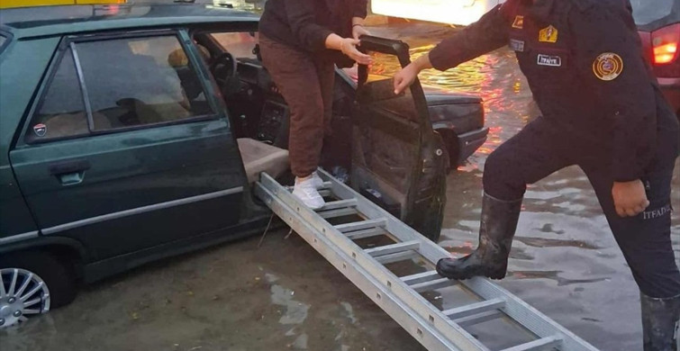 Çanakkale'de Gök Gürültülü Sağanak Yağış