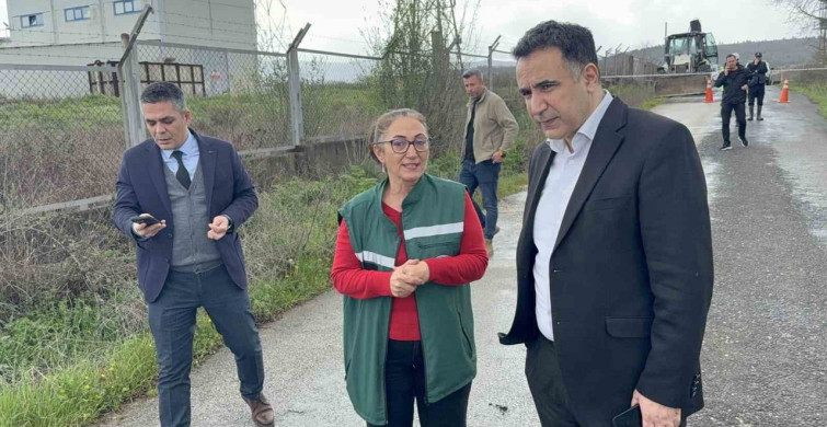 Çanakkale'de Kocabaş Çayı Taştı ve Yol Kapandı