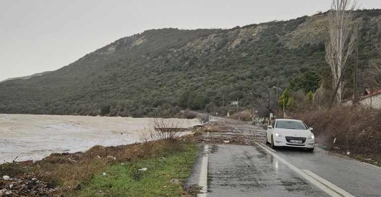 Çanakkale'de Kuvvetli Fırtına Hayatı Olumsuz Etkiledi
