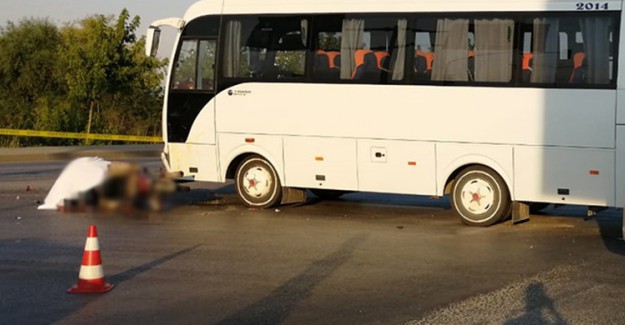 Çanakkale'de Otobüs İle Motosiklet Çarpışması Sonucu 1 Kişi Hayatını Kaybetti