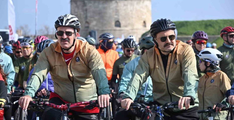 Çanakkale'de Şehitlere Saygı İçin Bisiklet Turu Düzenlendi