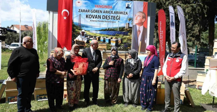 Çanakkale'de Yangın Zararları İçin Kovan Dağıtımı Yapıldı