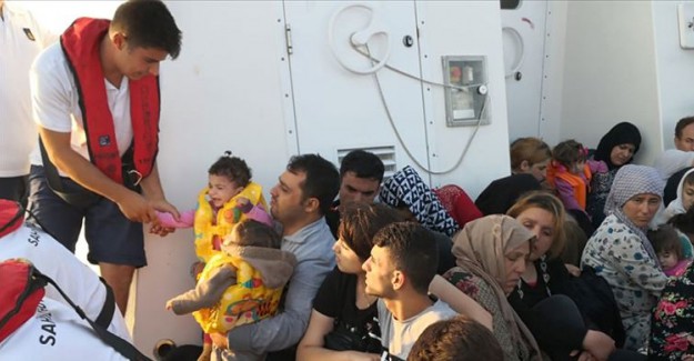 Çanakkale'de Yurt Dışına Kaçmaya Teşebbüs Eden Düzensiz Göçmenler Yakalandı