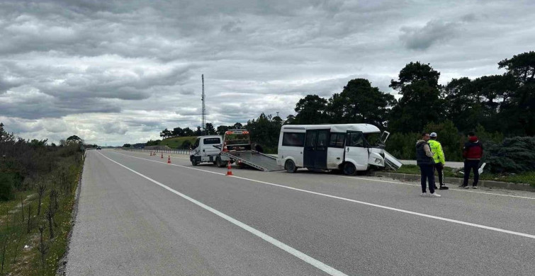 Çanakkale'deki Minibüs Kazası: 2 Yaralı