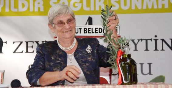 Canan Karatay'dan Uyarı: Beton Dikmeyin; Zeytin Ağacı Dikin