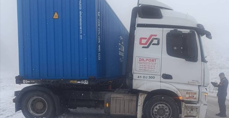 Çankırı'da Kar Yağışı Ulaşımı Olumsuz Etkiledi