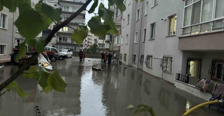 Çankırı'da Şiddetli Sağanak Yağışlar Su Baskınlarına Neden Oldu