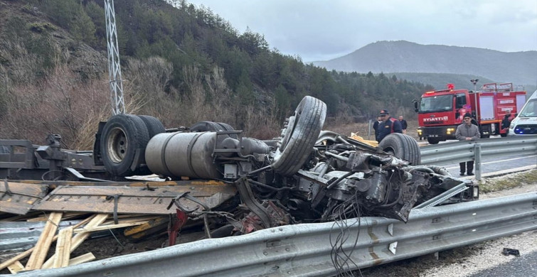 Çankırı'da Tır Kazası: Sürücü Hayatını Kaybetti