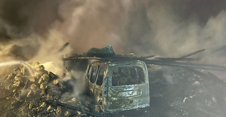 Çankırı'da Yangın: Ahır ve Araç Kullanılamaz Hale Geldi