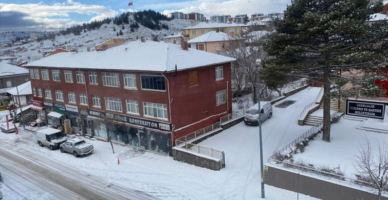 Çankırı'nın Yüksek Kesimlerinde Kar Yağışı Etkili Oldu