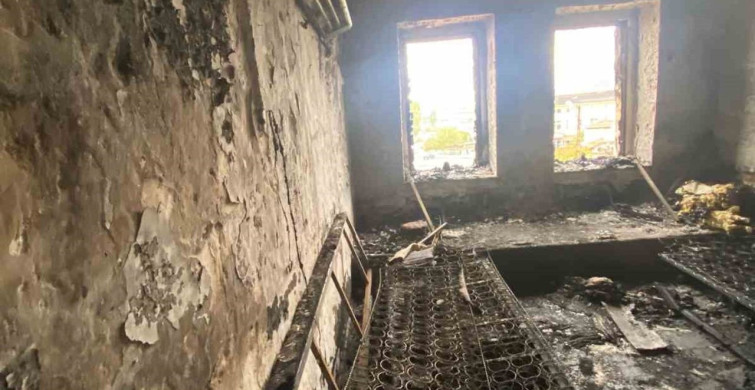 Çardak Köyü'nde Yangın: Evsiz Kalan Aile Komşularına Sığındı